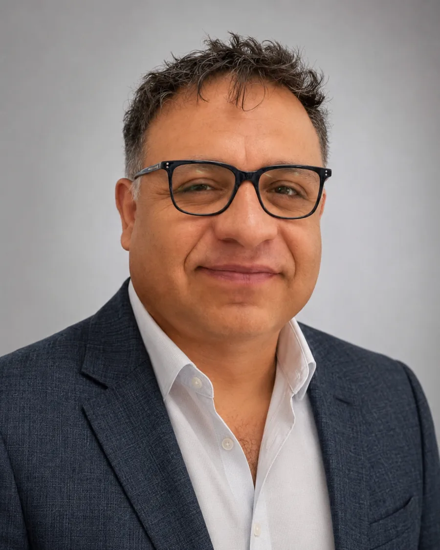 Isai, asesor inmobiliario en Red Inmobiliaria